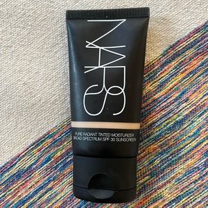 Pure Radiant Tinted Moisturizer Broad Spectrum SPF 30